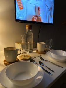 Prime Location Affordable Studio Condo in Legaspi village, Makati with Fast WiFi