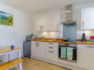 2 Bed in St Davids 82312