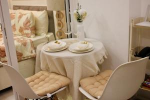 Casa Neutra - A Cozy Retreat in Manila