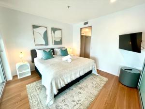 Q Tower - Deluxe Ocean View Apartment with King Bed & Spa