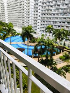 Shell Residences Mall of Asia by Jhem