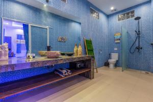 Villa Shades Of Blue,5 bed & pool