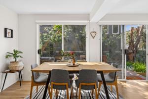 Point Roadknight Paradise Villa 6 - BYO Linen