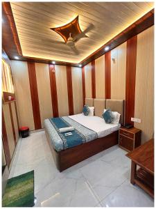 Hotel Ayodhya Rama-yana Palace Near Ramjanam Bhumi - Onsite Parking & Free Wifi Facilities - Fully-Air-Conditioned Rooms - Best Hotel In Ayodhya Book Quickly