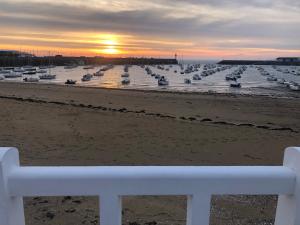 LA CHAPELLE 50m Plage et commerces