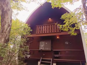 クイーンズマウンテン ペット歓迎 温泉完備 一棟ログハウス 超体験型 貸別荘 ファミリーリゾート 乗馬 釣り ふれあい動物園 那須 那須町 - 3hvězdičkové hotely ve městě Nasu-yumoto