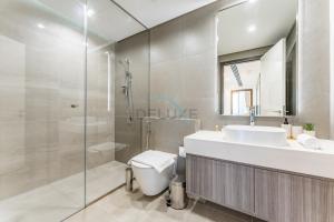 Duplex Apartment Next to Zabeel Park, Steps from the Metro Station, and Minutes to Downtown Dubai, Al Kifaf 1 Residences East, Bur Dubai, by Deluxe Holiday Homes