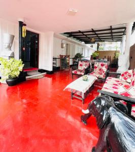 Gloriya Mathews family villa