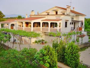 Apartments Andela J