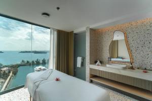 The Riahi Residences at Nirup Island