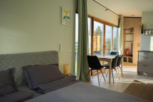 RiverView Cozy Cabins in Jurmala with fishing opportunity