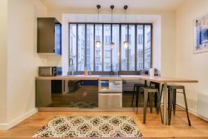 Modern studio 15 mn walk to Arc de Triomphe