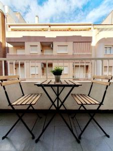 Los Locos 1, 200m Beach