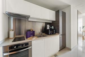 Silkhaus Vacation Homes Chic Studio in Downtown at Claren Tower