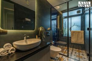 CASA JOE by StayVista luxurious 3BHK villa with Pvt Pool, Bathtub & Complimentary E-bikes