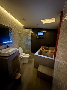 Check it Near Panyaden,SBS,Kad Farang,13min to airport