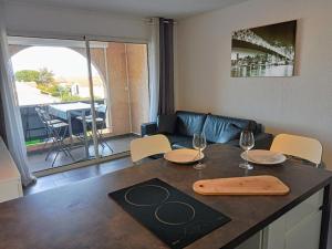 studio à 100m de la plage et de la piscine