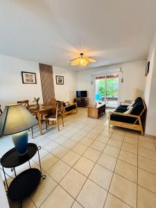 Le Cersois,proche Canal du Midi et de la Mer, environnement paisible et parking privé