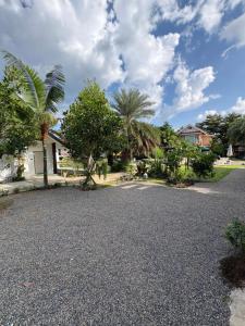 JJ and J Garden1 Pai