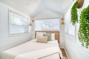 Stay Portland - Teal & Terrazzo Bright Portland Tiny Home