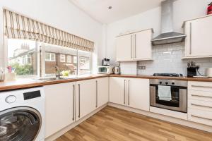 Beautiful 2 Bedroom Flat on Street Lane