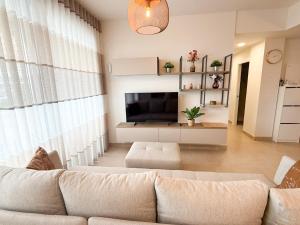 Torremar Luxe- upscale 2bed apartment by the beach