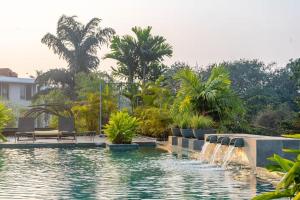 Magnolia by Da Alohas El Arbol at Candolim