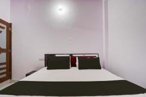 Hotel O New Golden Moon