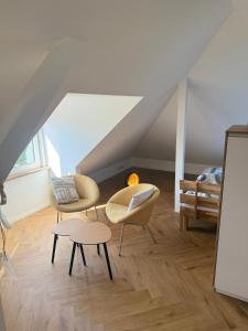 Moderne großzügige Dachgeschosswohnung in Potsdam an den Ravensbergen