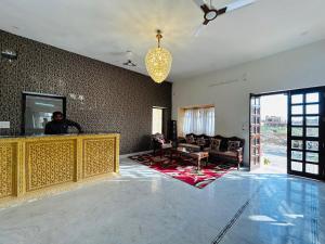 Hotel Narpat Garh Palace