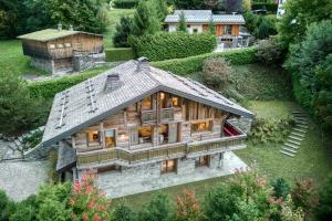 Luxury Chalet Black Mountain - 4BR, Sleeps 10, Fireplace, Mountain Views & Garden - Megève