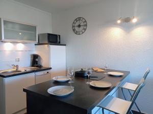 studio à 100m de la plage et de la piscine