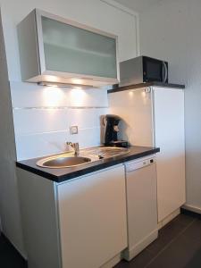 studio à 100m de la plage et de la piscine