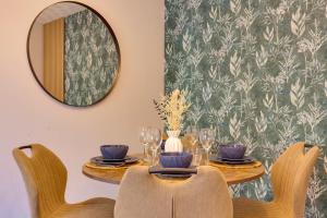 Pass the Keys Ground Floor Apartment with Free Parking