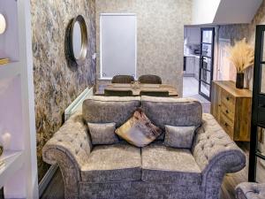 Pass the Keys Lovely 3-Bed Home in City Centre Lots Around