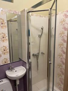 Мала Арнаутська 2