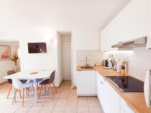 Charmant 2 pièce, Clim & terrasse entre Mer et Lac