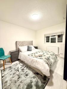 4 Bedrooms House CheapUKholiday