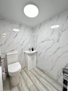 4 Bedrooms House CheapUKholiday