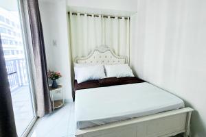 2 Bedroom Condo in Front of SM Mall of Asia