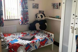 Pet Friendly Home in Chelmsford-Hot Tub-Sleeps 6