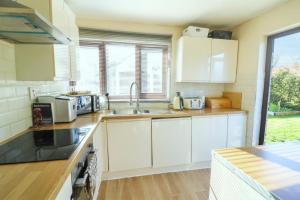Pet Friendly Home in Chelmsford-Hot Tub-Sleeps 6