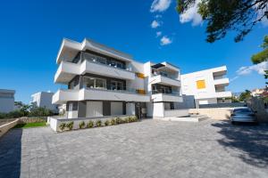 Apartments Break with pool