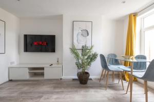 Chill in Gill Comfy House, Perfect for Contractors Free Parking x 1, Pool Table