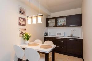 Mini Sun Apartments With Private Garage Parking