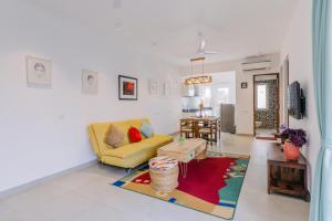 Humble Pineapple by Da Alohas