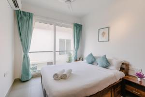 Humble Pineapple by Da Alohas