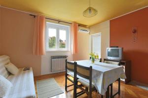 Cozy apartment Danica with terrace