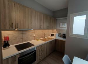 Under the Gaze of the Acropolis 2-Bb Athenian Apt