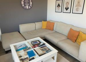 Under the Gaze of the Acropolis 2-Bb Athenian Apt